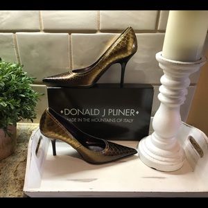 Donald J. Pliner Bronze Leather Pumps